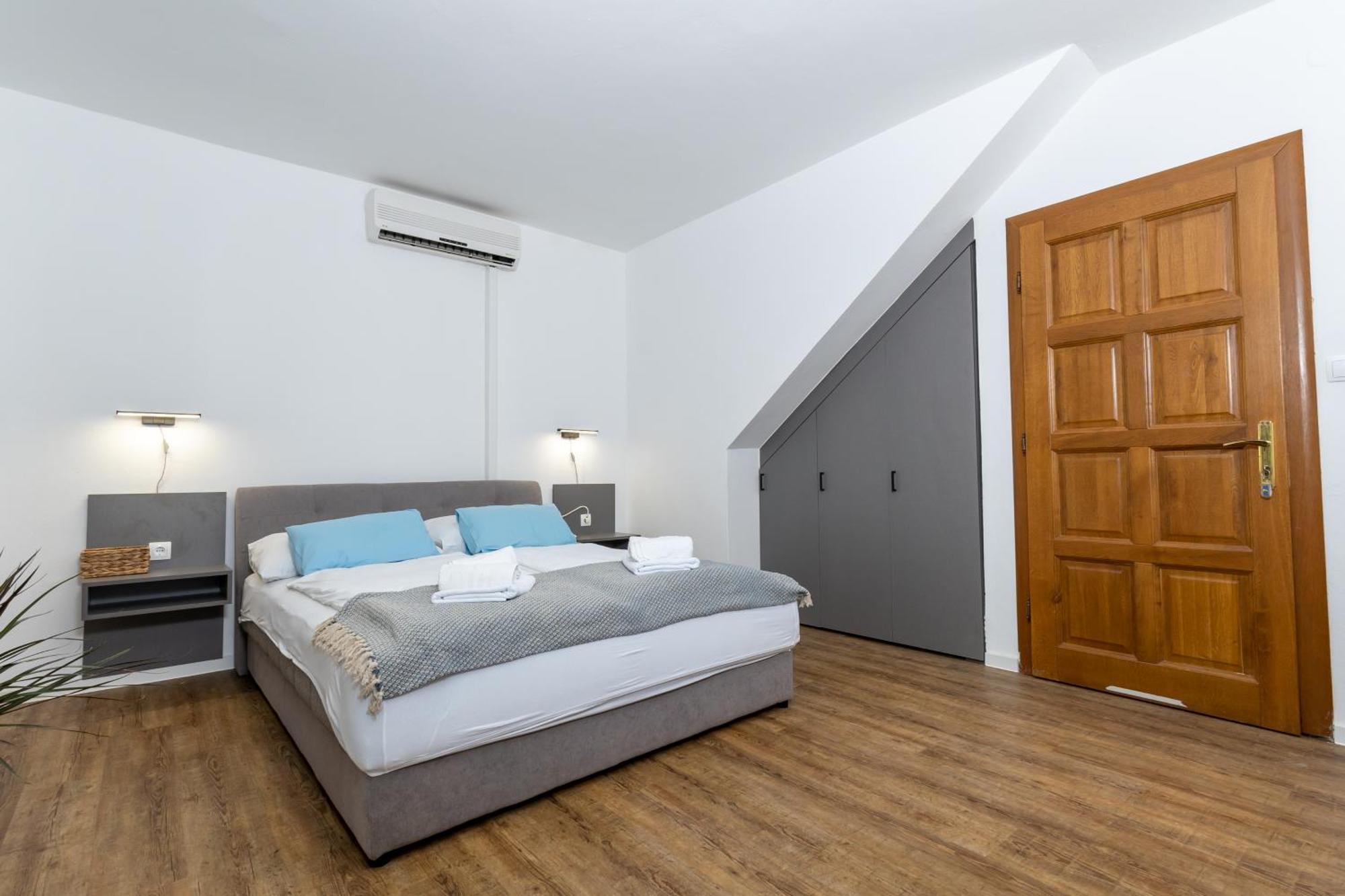 Dida Sime Apartment Starigrad Paklenica